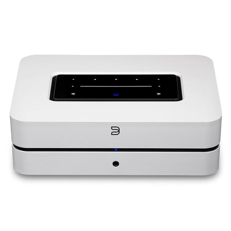 Bluesound Powernode  hálózatos sztereó erősítő fehér színben